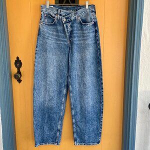 GAP Barrell High Rise Jean with Assymetric Waistand Button Fly